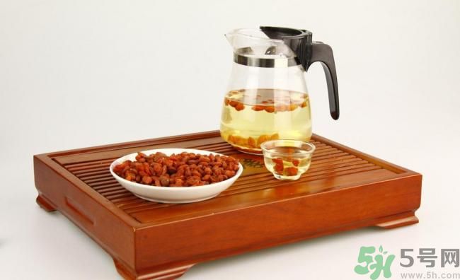 枸杞干吃好還是泡水好？枸杞怎么吃效果最好？