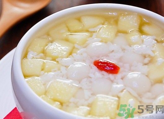 蘋果煮熟了還有營養(yǎng)嗎？蘋果煮熟吃有什么好處？