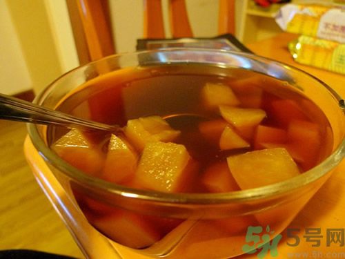 蘋果煮熟了還有營養(yǎng)嗎？蘋果煮熟吃有什么好處？