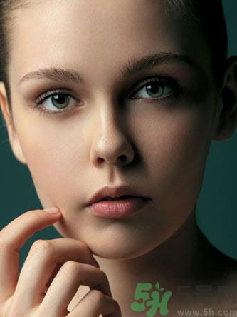 臉上長斑的原因是什么？長斑要注意什么？