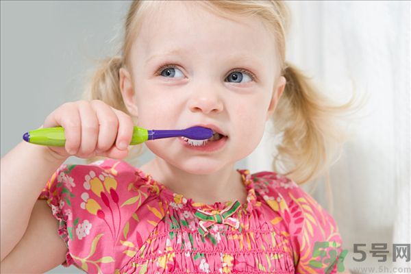 牙齦出血怎么刷牙？牙齦出血選什么牙膏最好？