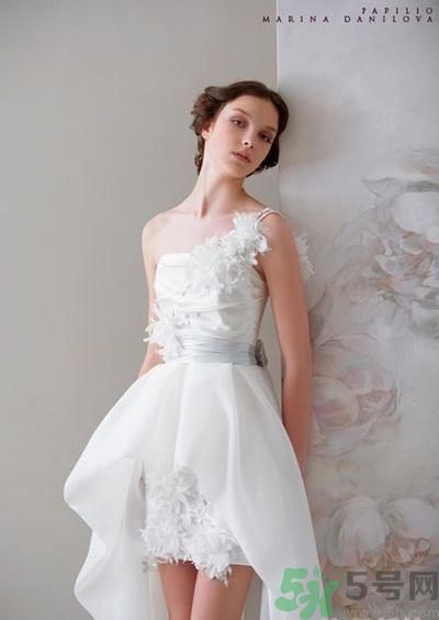 背上為什么會長痘痘？長痘痘怎么辦？