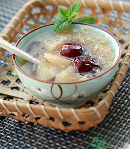 春季咳嗽怎么辦？春季咳嗽吃什么好？