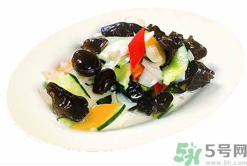 黑木耳怎么做好吃？黑木耳的家常做法？