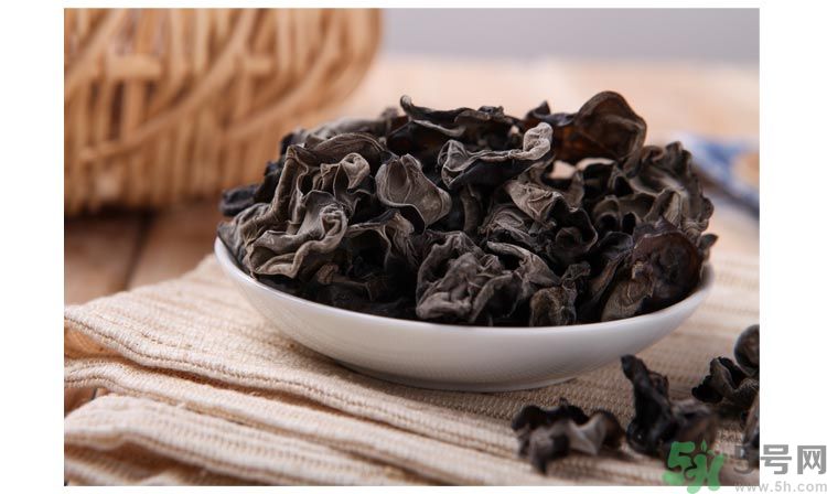 多吃黑木耳有什么好處？黑木耳可以排毒嗎？