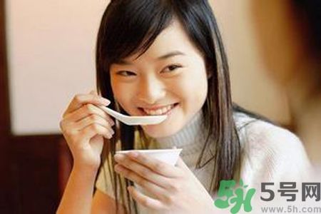 胃潰瘍吃什么食物好？調(diào)理胃潰瘍的方法有哪些？