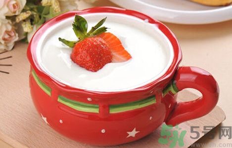 胃潰瘍可以喝酸奶嗎？胃潰瘍喝酸奶好嗎？