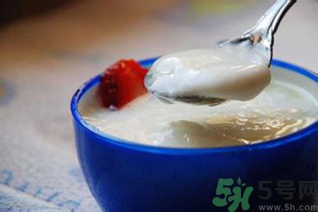 胃潰瘍可以喝酸奶嗎？胃潰瘍喝酸奶好嗎？