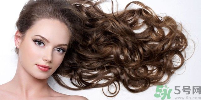 頭發(fā)干枯是為什么？頭發(fā)干枯的原因？