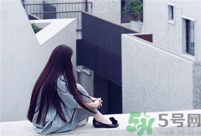 90后女孩癱瘓后出版25萬(wàn)字 女人要怎樣生活最好？