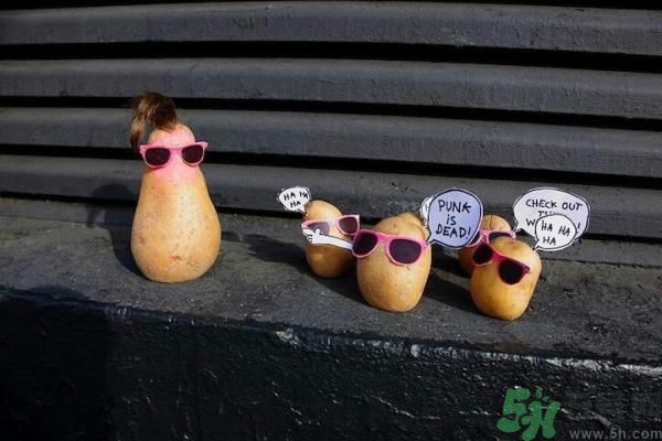 土豆變綠還能吃嗎？土豆變綠有什么危害？