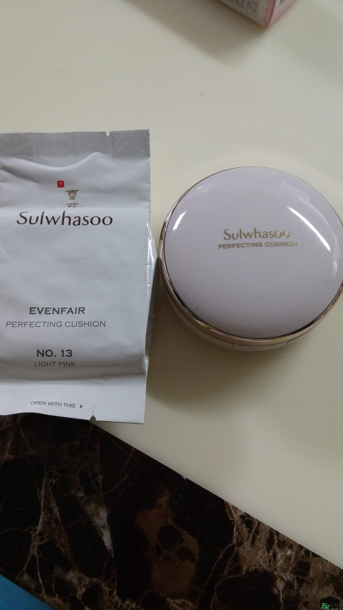 雪花秀氣墊13號白嗎？雪花秀氣墊13號21號哪個白？