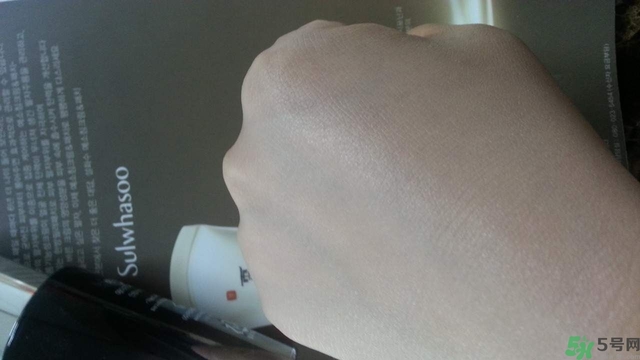 雪花秀氣墊13號白嗎？雪花秀氣墊13號21號哪個白？