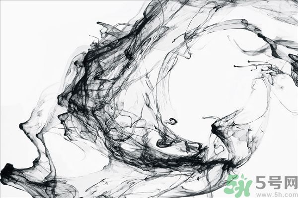 往同學(xué)保溫杯中倒墨汁 誤食墨水怎么辦？