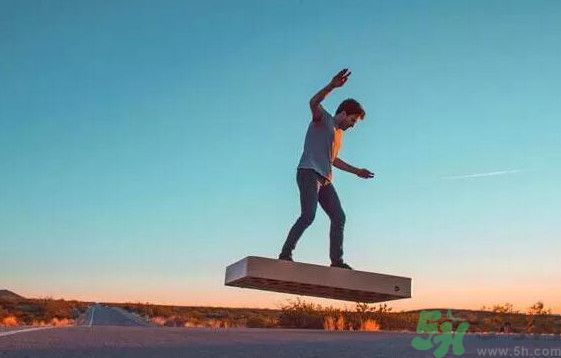 Hoverboard懸浮滑板國內(nèi)多少錢？懸浮滑板在哪可以買？