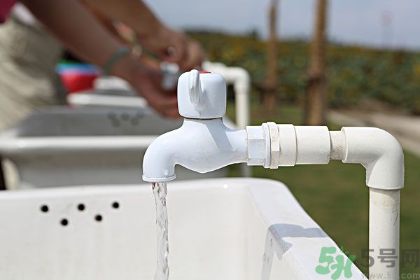 喝桶裝水好還是自來(lái)水燒開(kāi)好