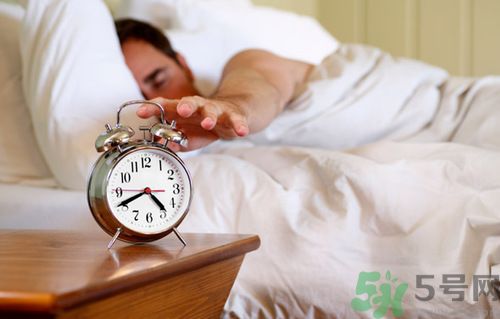 女生早上戀床好不好？早上可以戀床嗎？