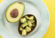 牛油果怎么切?牛油果怎么吃圖解