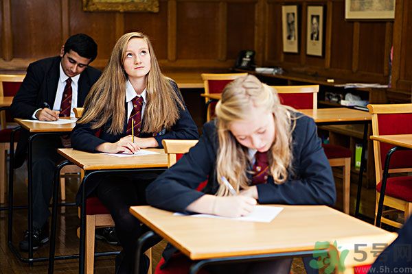 高中生上課容易走神怎么辦？高中生上課如何提高注意力？