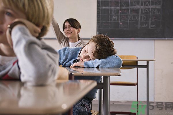 高中生上課容易走神怎么辦？高中生上課如何提高注意力？