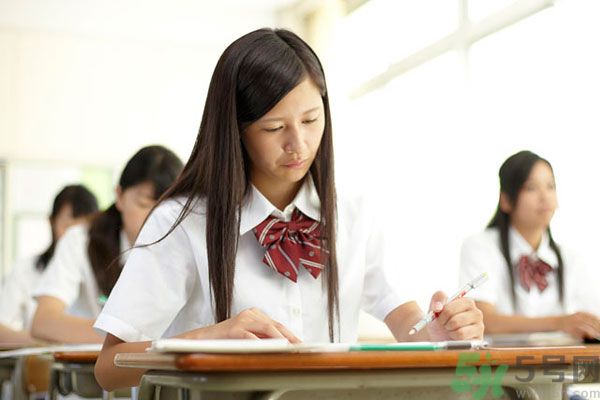 高中生上課容易走神怎么辦？高中生上課如何提高注意力？