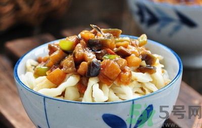 茄子肉丁打鹵面怎么做？茄子肉丁打鹵面好吃嗎？