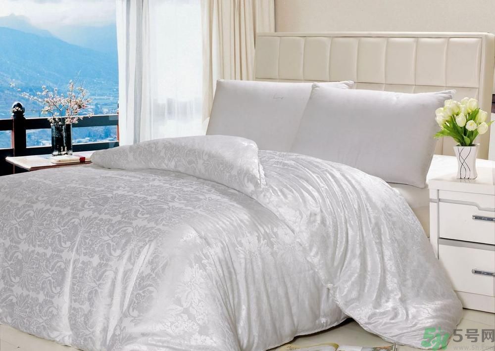 蠶絲被怎么洗滌保養(yǎng)？蠶絲被能曬嗎？