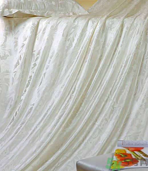 蠶絲被怎么洗滌保養(yǎng)？蠶絲被能曬嗎？