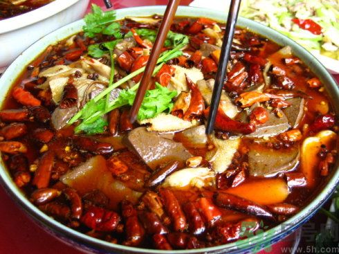 知名餐廳毛血旺里吃出煙頭  餐廳的地址在哪？