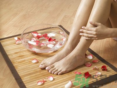 用醋泡腳能治腳臭嗎？泡腳放醋能除腳臭嗎？