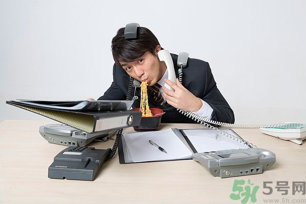 滿漢宴方便面煮著吃泡著吃哪個(gè)好？