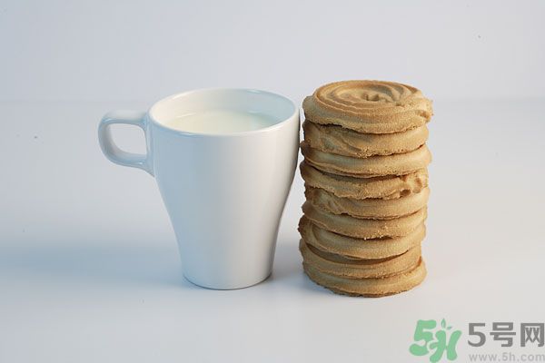 運動后喝巧克力牛奶好嗎？游泳后能喝巧克力牛奶嗎？