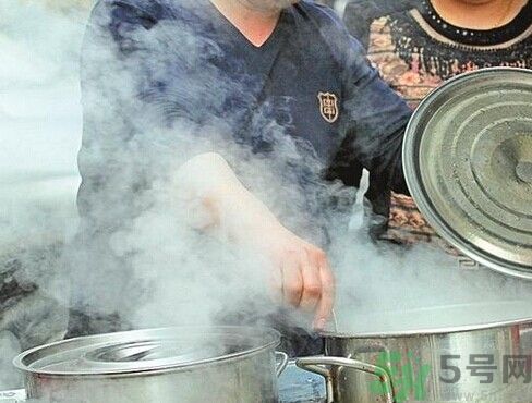 住窩棚夫婦倆十多年堅(jiān)守女兒失蹤路口 如何預(yù)防孩子走失？