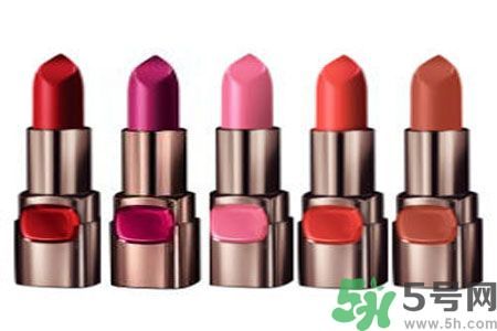 巴黎歐萊雅紛澤豐潤霧感唇膏干不干？巴黎歐萊雅紛澤豐潤霧感唇膏潤澤度怎么樣？