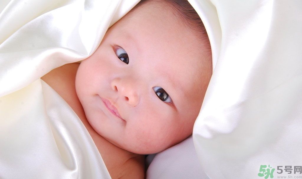 娃4歲不會喊爸爸的原因是什么？怎樣教寶寶說話？