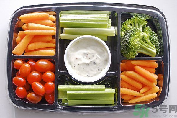 用左手吃飯可以控制食量嗎？可以達(dá)到減肥的效果嗎?