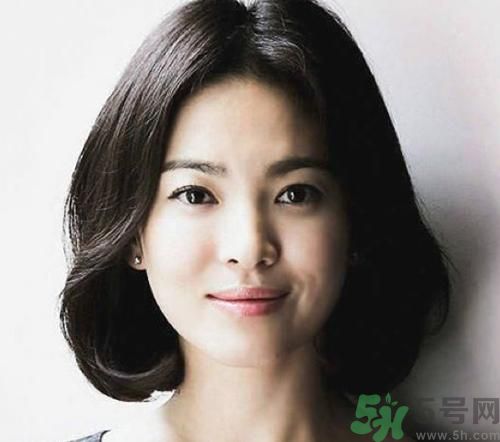 齊劉海中分適合什么臉型？齊劉海中分怎么扎好看？