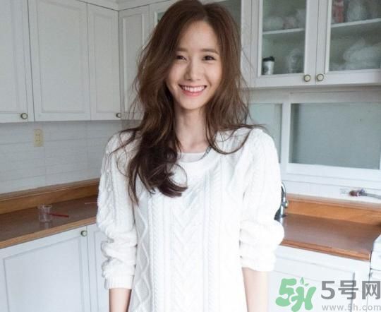 齊劉海中分適合什么臉型？齊劉海中分怎么扎好看？