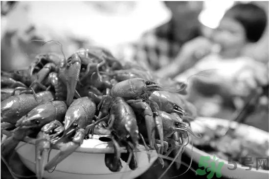 小龍蝦多少錢一斤？吃小龍蝦要注意些什么？