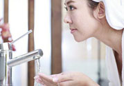 洗臉用冷水還是熱水好？用冷水洗臉好不好？