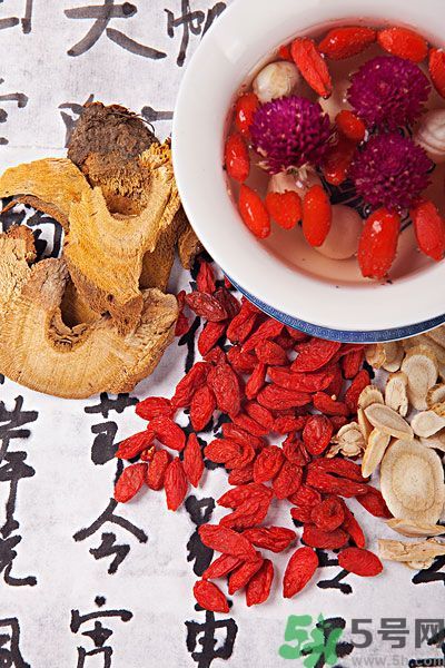 枸杞可以長時間燉煮嗎？枸杞有什么功效？