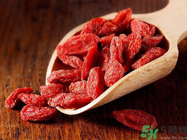 枸杞可以長時間燉煮嗎？枸杞有什么功效？
