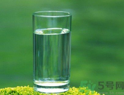 白開水隔幾天還能喝嗎？喝白開水要注意什么？