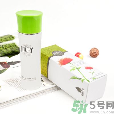 相宜本草和百雀羚哪個更適合20歲用？相宜本草和百雀羚哪個更好？