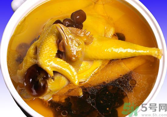 燉雞湯怎么去腥？燉雞湯很腥要怎做才好？