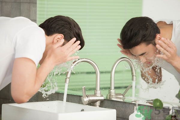 大寶男士煥活保濕潔面啫喱怎么樣？