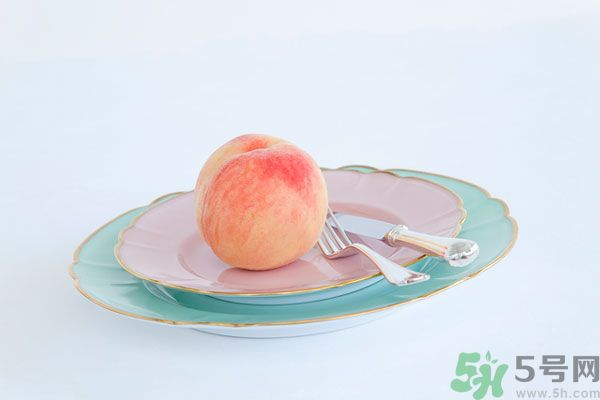 桃子跟什么不能一起吃？桃子跟什么相克？