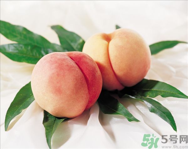 桃子跟什么不能一起吃？桃子跟什么相克？