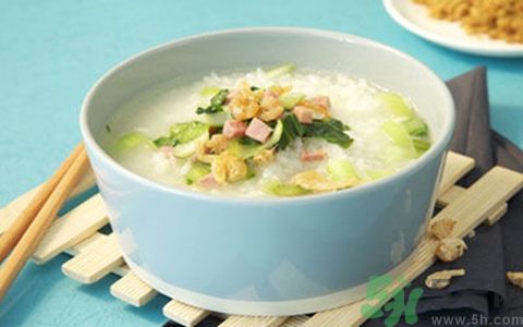 吃湯泡飯傷胃嗎？湯泡飯有什么危害？