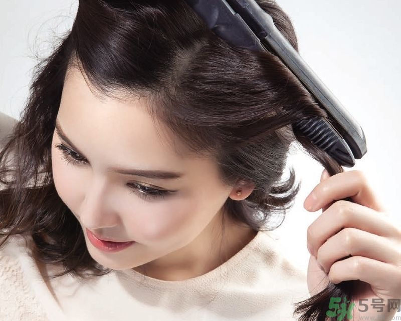 中長微卷鮑伯頭怎么弄？大人味浪漫鮑伯頭